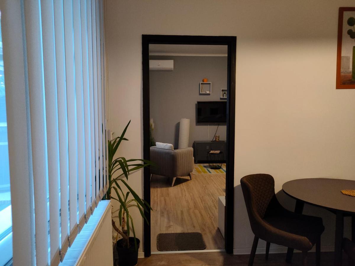 Pe-Ki Apartman Petfurdo Apartment Várpalota Exterior foto