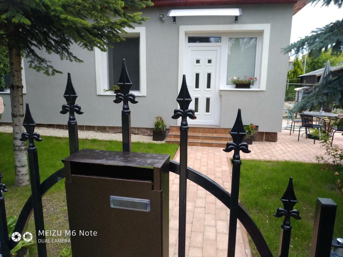 Pe-Ki Apartman Petfurdo Apartment Várpalota Exterior foto